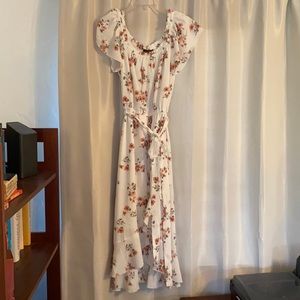 Beautiful white floral midi dress.